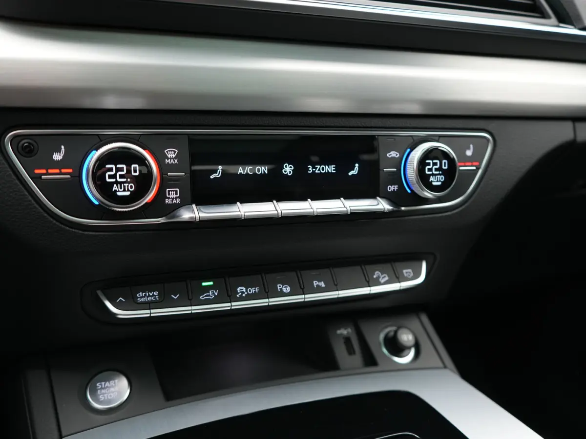 50 TFSI e 2x S Line PHEV 300pk Dealer O.H. | Panodak | 360 Camera | Head Up | Lederen Sportstoelen Verwarmd | Keyless | Apple Carplay | Cruise Control | Virtual Cockpit | Navigatie | DAB | 1