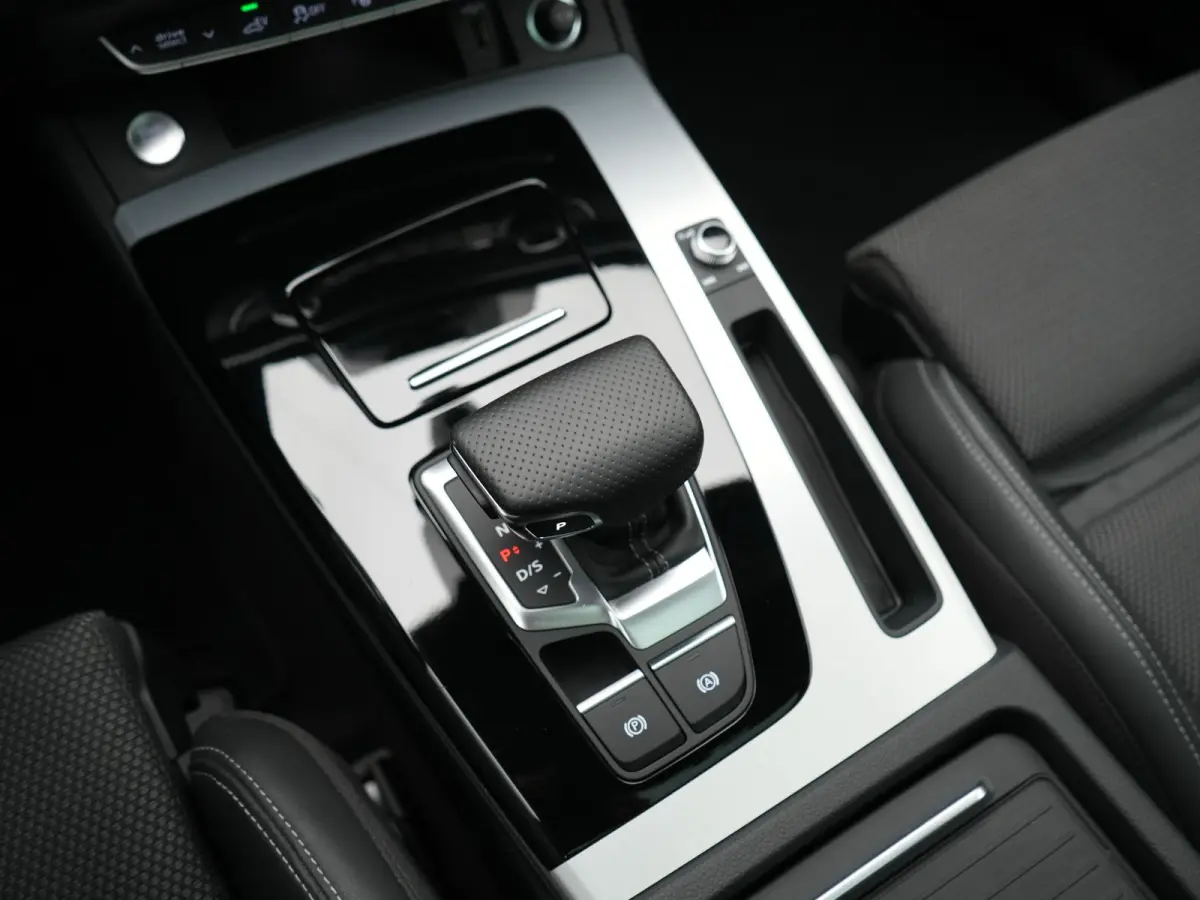 50 TFSI e 2x S Line PHEV 300pk Dealer O.H. | Panodak | 360 Camera | Head Up | Lederen Sportstoelen Verwarmd | Keyless | Apple Carplay | Cruise Control | Virtual Cockpit | Navigatie | DAB | 1