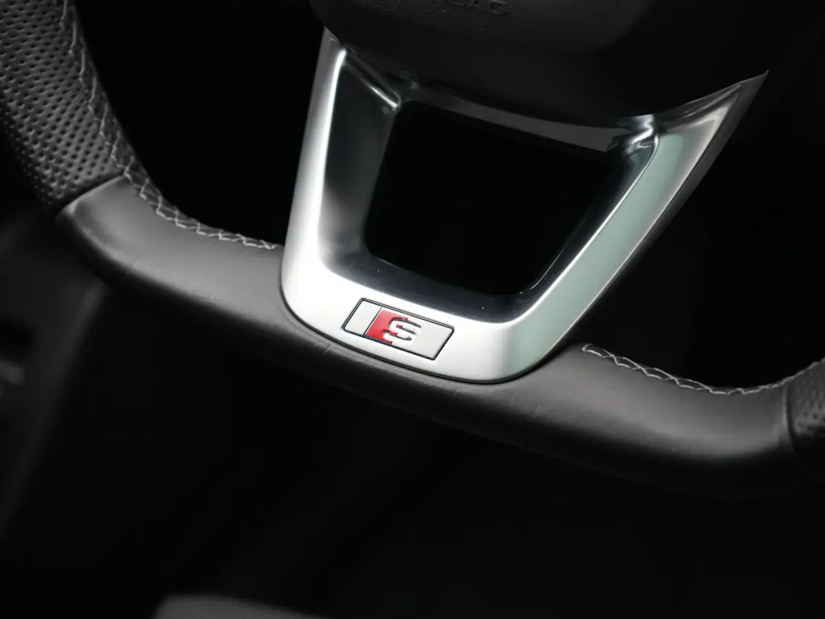 50 TFSI e 2x S Line PHEV 300pk Dealer O.H. | Panodak | 360 Camera | Head Up | Lederen Sportstoelen Verwarmd | Keyless | Apple Carplay | Cruise Control | Virtual Cockpit | Navigatie | DAB | 1