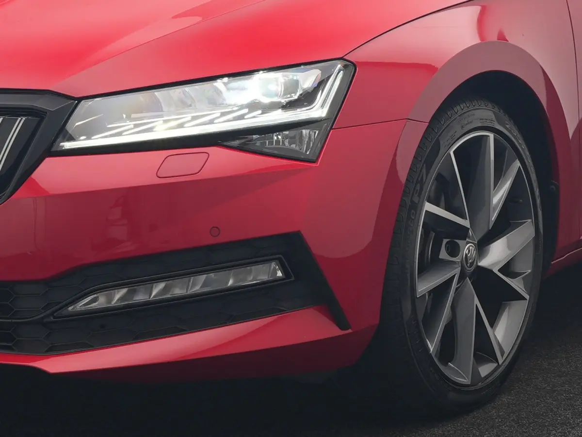 1.4 TSI iV Sportline Business PHEV 218pk Dealer O.H. | Trekhaak Af Fabriek | Panodak | Adaptive Cruise | SOH 89,8% | Camera | Canton Audio | Alcantara Sportstoelen Memory & Verwarmd | Stuur 