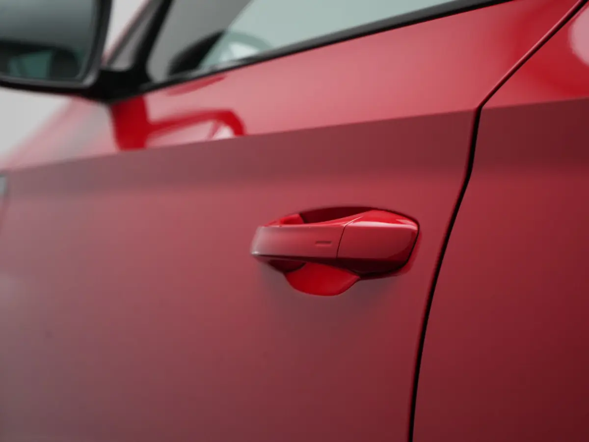 1.4 TSI iV Sportline Business PHEV 218pk Dealer O.H. | Trekhaak Af Fabriek | Panodak | Adaptive Cruise | SOH 89,8% | Camera | Canton Audio | Alcantara Sportstoelen Memory & Verwarmd | Stuur 