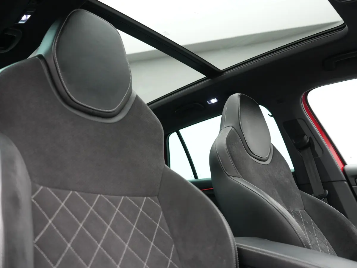 1.4 TSI iV Sportline Business PHEV 218pk Dealer O.H. | Trekhaak Af Fabriek | Panodak | Adaptive Cruise | SOH 89,8% | Camera | Canton Audio | Alcantara Sportstoelen Memory & Verwarmd | Stuur 