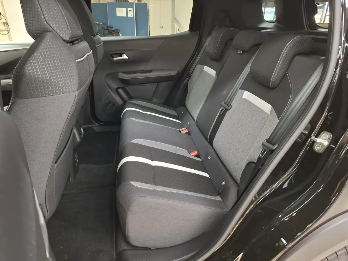 Extended range GS 54 kWh 8 JAAR GARANTIE / Navigatie / Camera / Stuur -en Stoelverwarmd / Dodehoek / Parkeersensoren / Carplay / LED