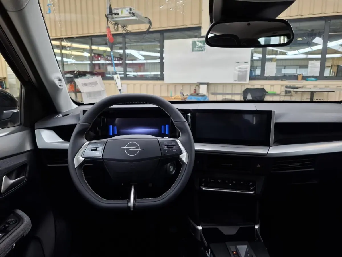 Extended range GS 54 kWh 8 JAAR GARANTIE / Navigatie / Camera / Stuur -en Stoelverwarmd / Dodehoek / Parkeersensoren / Carplay / LED