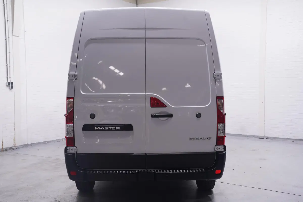 2.3 dCi 135 pk L3H2 Comfort Airco, Dodehoek Assist Cruise Control, Laadruimte Pakket, PDC V+A, 3-Zits