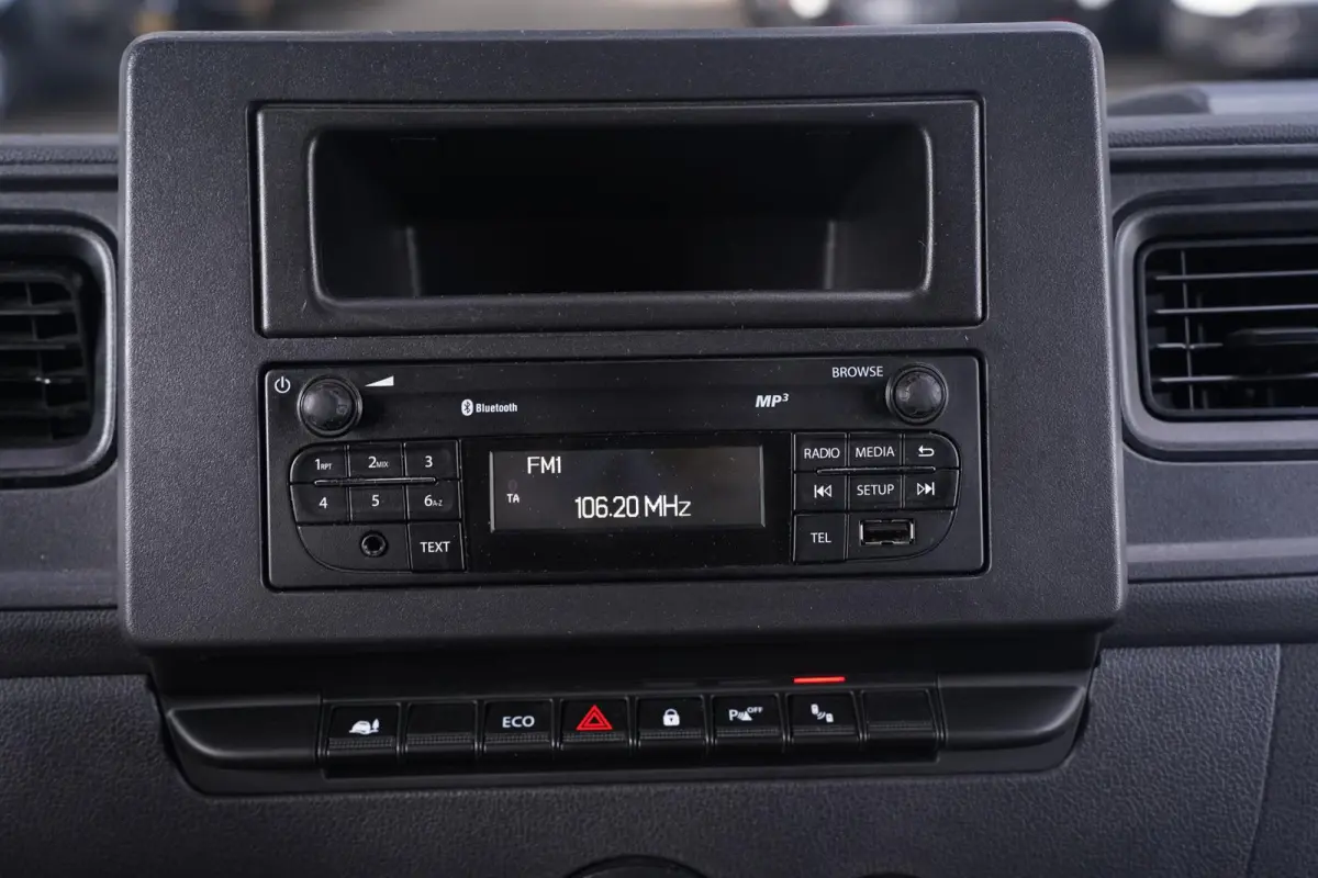 2.3 dCi 135 pk L3H2 Comfort Airco, Dodehoek Assist Cruise Control, Laadruimte Pakket, PDC V+A, 3-Zits