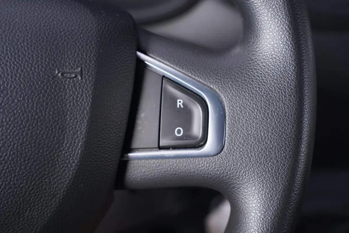 2.3 dCi 135 pk L3H2 Comfort Airco, Dodehoek Assist Cruise Control, Laadruimte Pakket, PDC V+A, 3-Zits