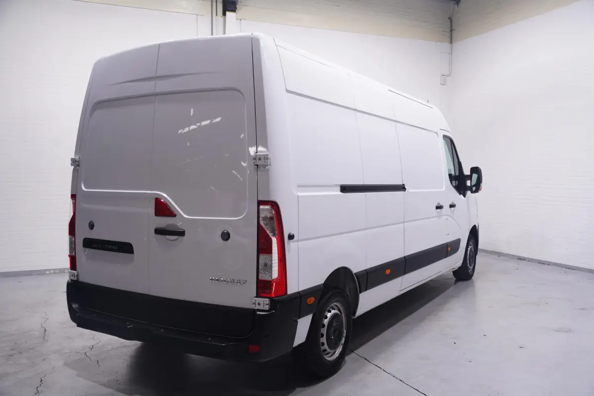 2.3 dCi 135 pk L3H2 Comfort Airco, Dodehoek Assist Cruise Control, Laadruimte Pakket, PDC V+A, 3-Zits