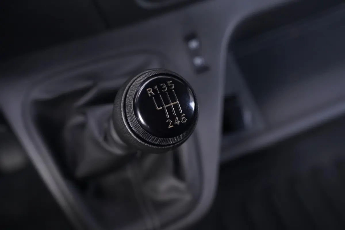 2.3 dCi 135 pk L3H2 Comfort Airco, Dodehoek Assist Cruise Control, Laadruimte Pakket, PDC V+A, 3-Zits