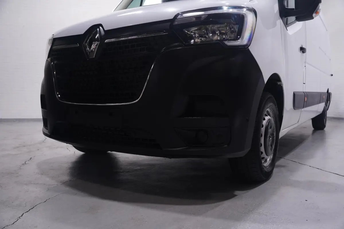 2.3 dCi 135 pk L3H2 Comfort Airco, Dodehoek Assist Cruise Control, Laadruimte Pakket, PDC V+A, 3-Zits
