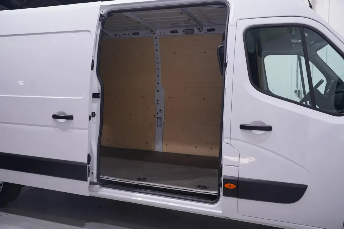 2.3 dCi 135 pk L3H2 Comfort Airco, Dodehoek Assist Cruise Control, Laadruimte Pakket, PDC V+A, 3-Zits