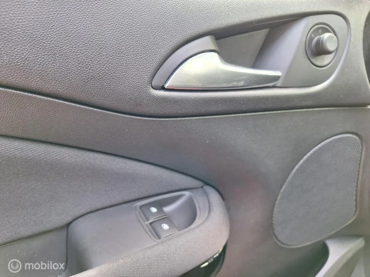 1.0 Turbo BlitZ Two-Tone Kleur, Full-Map Navi, Stuur-Stoelverwarming, Airco, Cruise-Control, LM-Velgen
