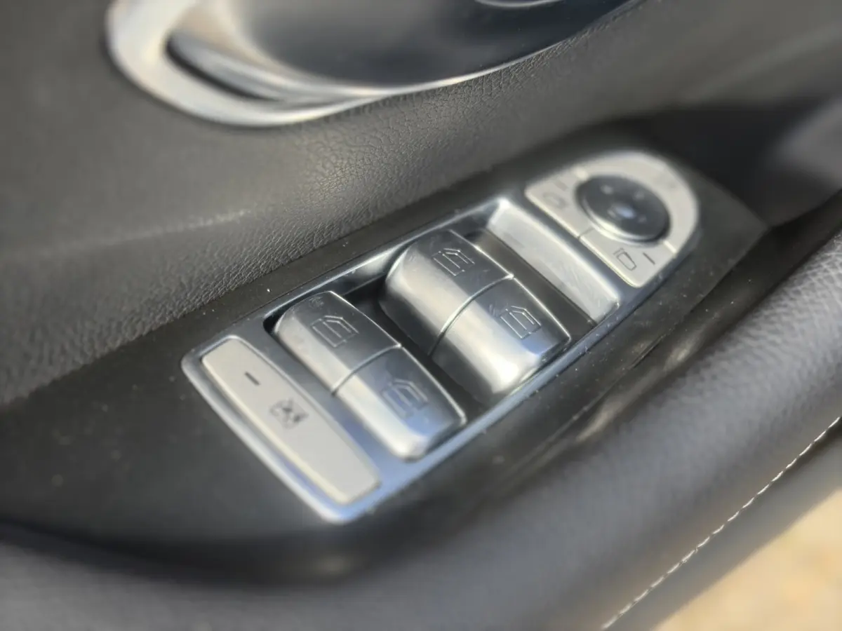350 e Lease Edition 272pk | BTW auto! | Widescreen | Cruise control | Electronic climate control | LED koplampen | Navigatiesysteem full map | Parkeersensor voor en achter | Sfeerverlichting