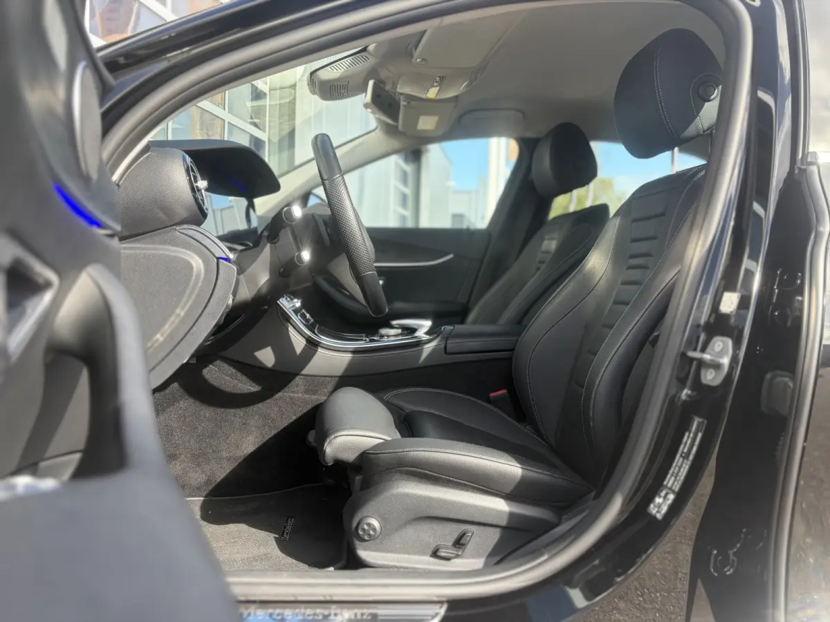 350 e Lease Edition 272pk | BTW auto! | Widescreen | Cruise control | Electronic climate control | LED koplampen | Navigatiesysteem full map | Parkeersensor voor en achter | Sfeerverlichting