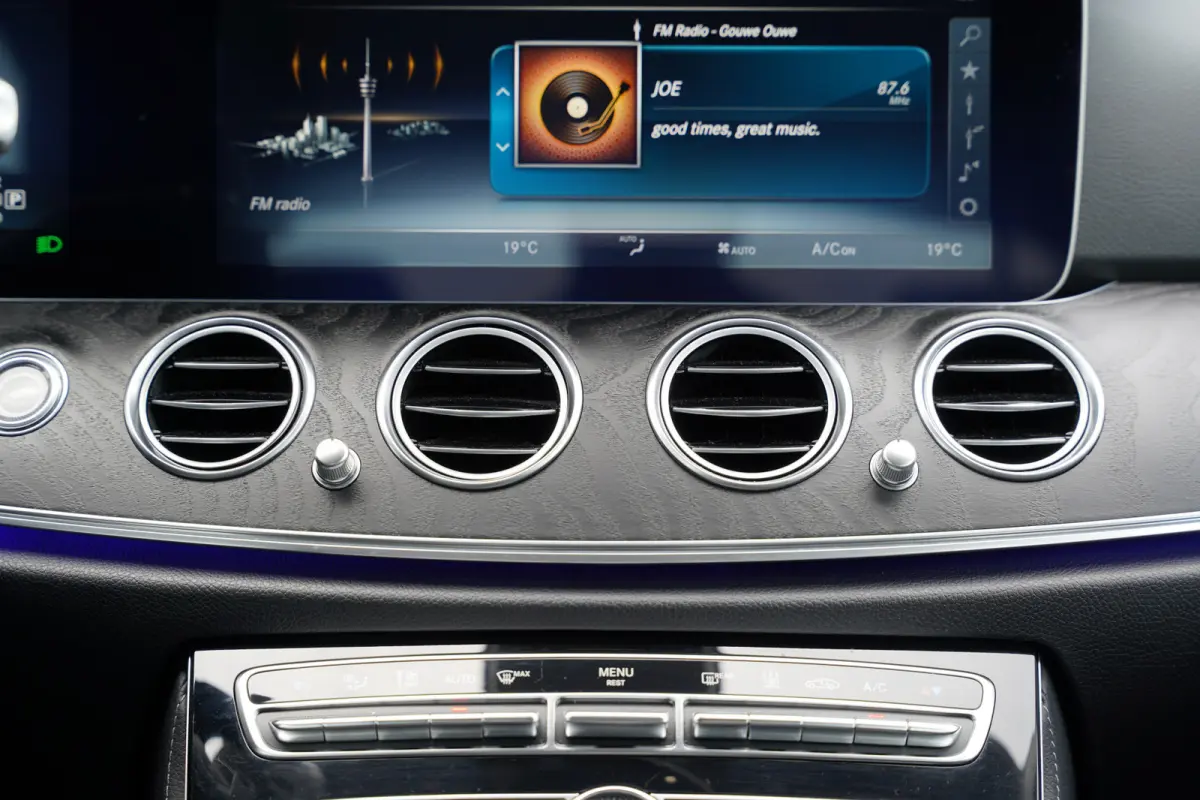 350 e Lease Edition 272pk | BTW auto! | Widescreen | Cruise control | Electronic climate control | LED koplampen | Navigatiesysteem full map | Parkeersensor voor en achter | Sfeerverlichting