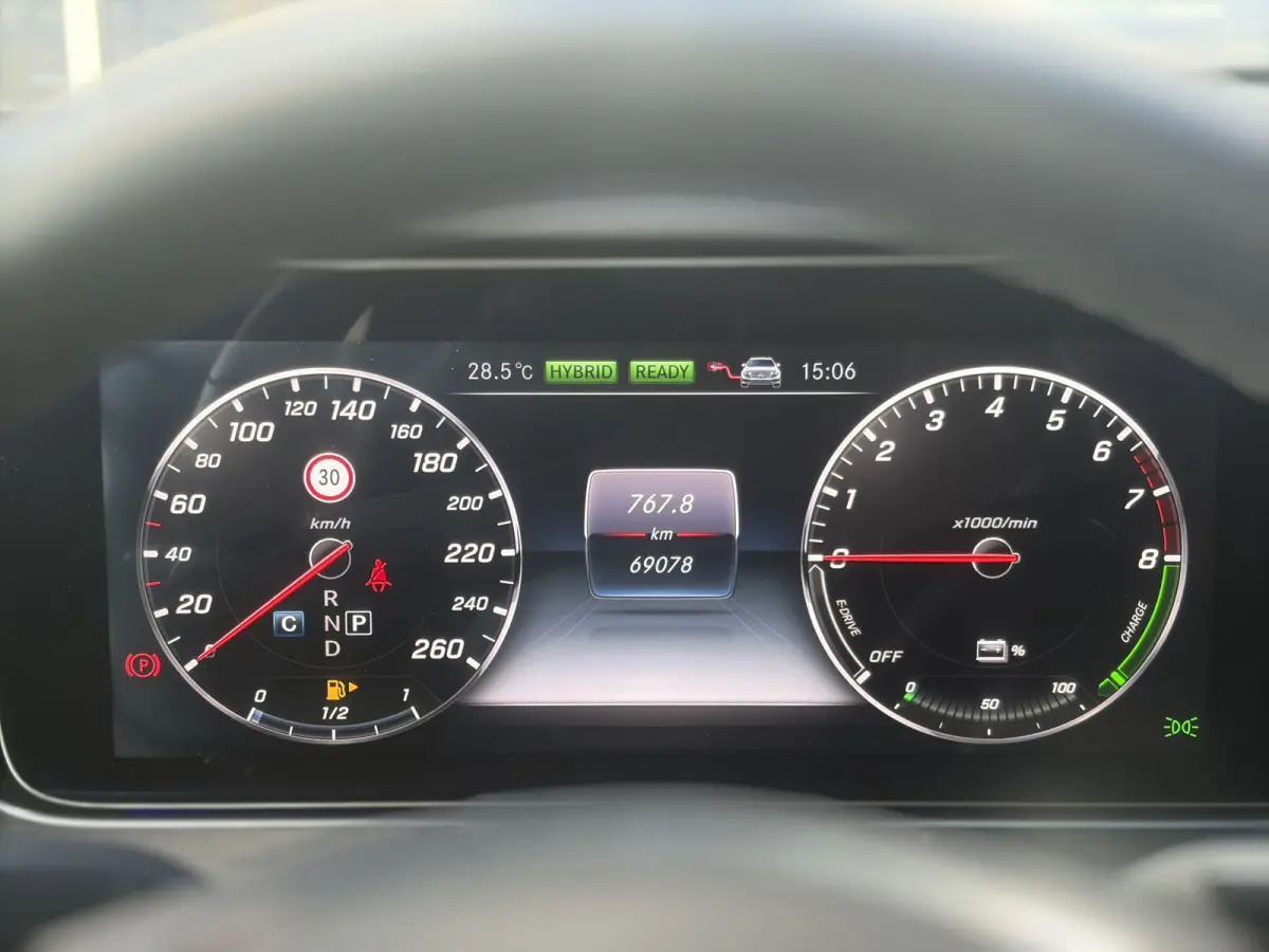 350 e Lease Edition 272pk | BTW auto! | Widescreen | Cruise control | Electronic climate control | LED koplampen | Navigatiesysteem full map | Parkeersensor voor en achter | Sfeerverlichting