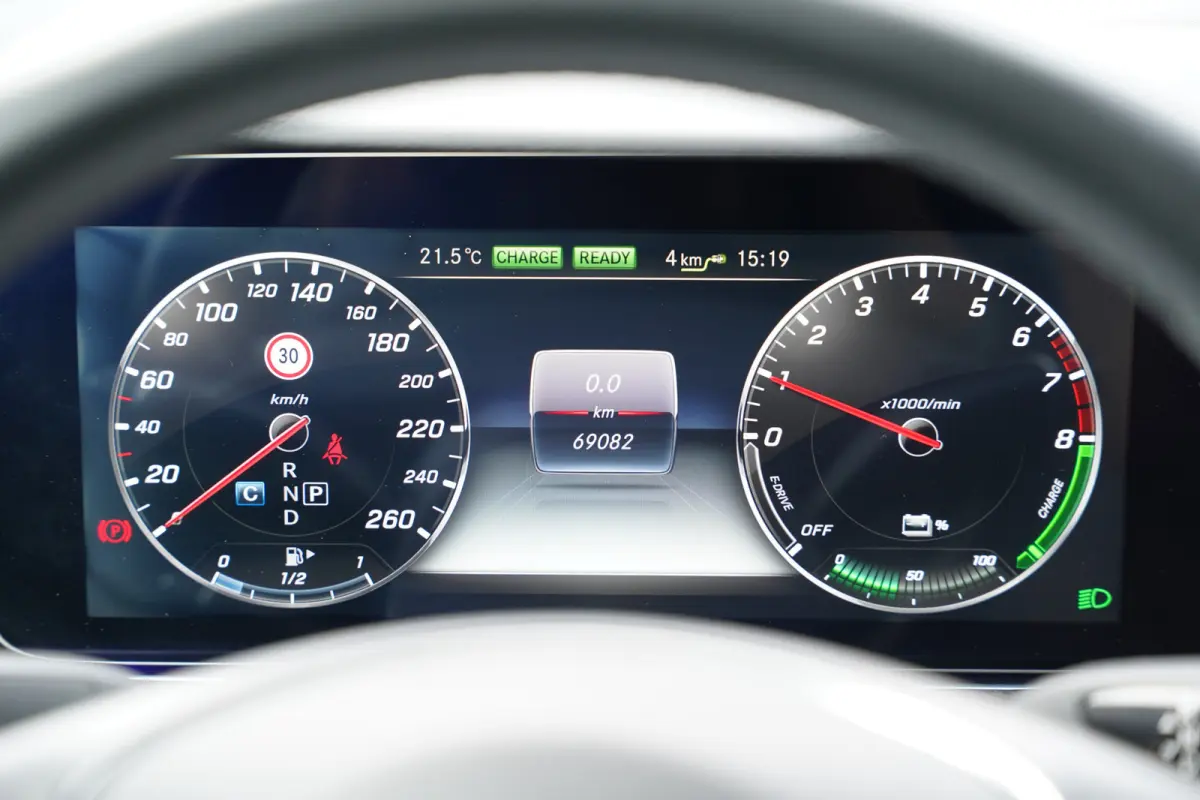 350 e Lease Edition 272pk | BTW auto! | Widescreen | Cruise control | Electronic climate control | LED koplampen | Navigatiesysteem full map | Parkeersensor voor en achter | Sfeerverlichting