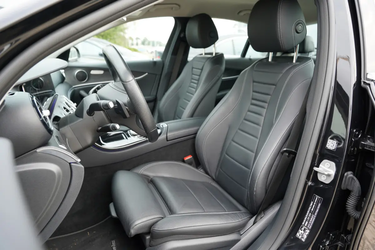 350 e Lease Edition 272pk | BTW auto! | Widescreen | Cruise control | Electronic climate control | LED koplampen | Navigatiesysteem full map | Parkeersensor voor en achter | Sfeerverlichting