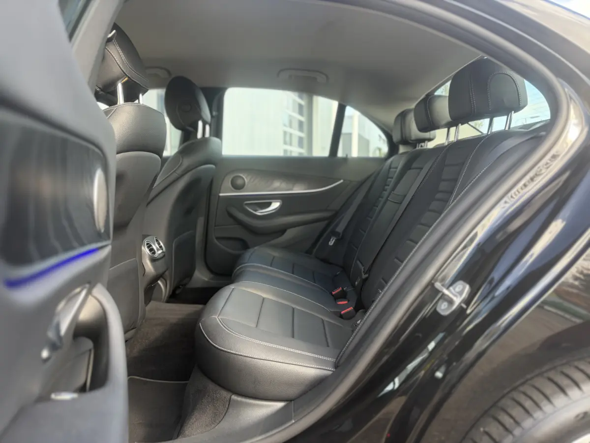 350 e Lease Edition 272pk | BTW auto! | Widescreen | Cruise control | Electronic climate control | LED koplampen | Navigatiesysteem full map | Parkeersensor voor en achter | Sfeerverlichting