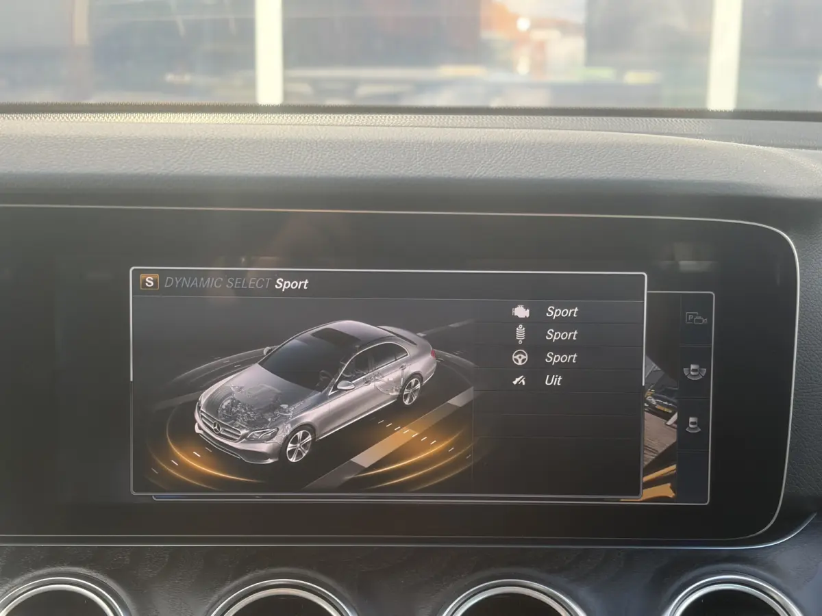 350 e Lease Edition 272pk | BTW auto! | Widescreen | Cruise control | Electronic climate control | LED koplampen | Navigatiesysteem full map | Parkeersensor voor en achter | Sfeerverlichting