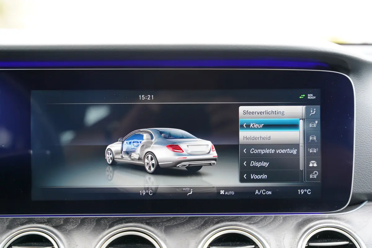350 e Lease Edition 272pk | BTW auto! | Widescreen | Cruise control | Electronic climate control | LED koplampen | Navigatiesysteem full map | Parkeersensor voor en achter | Sfeerverlichting