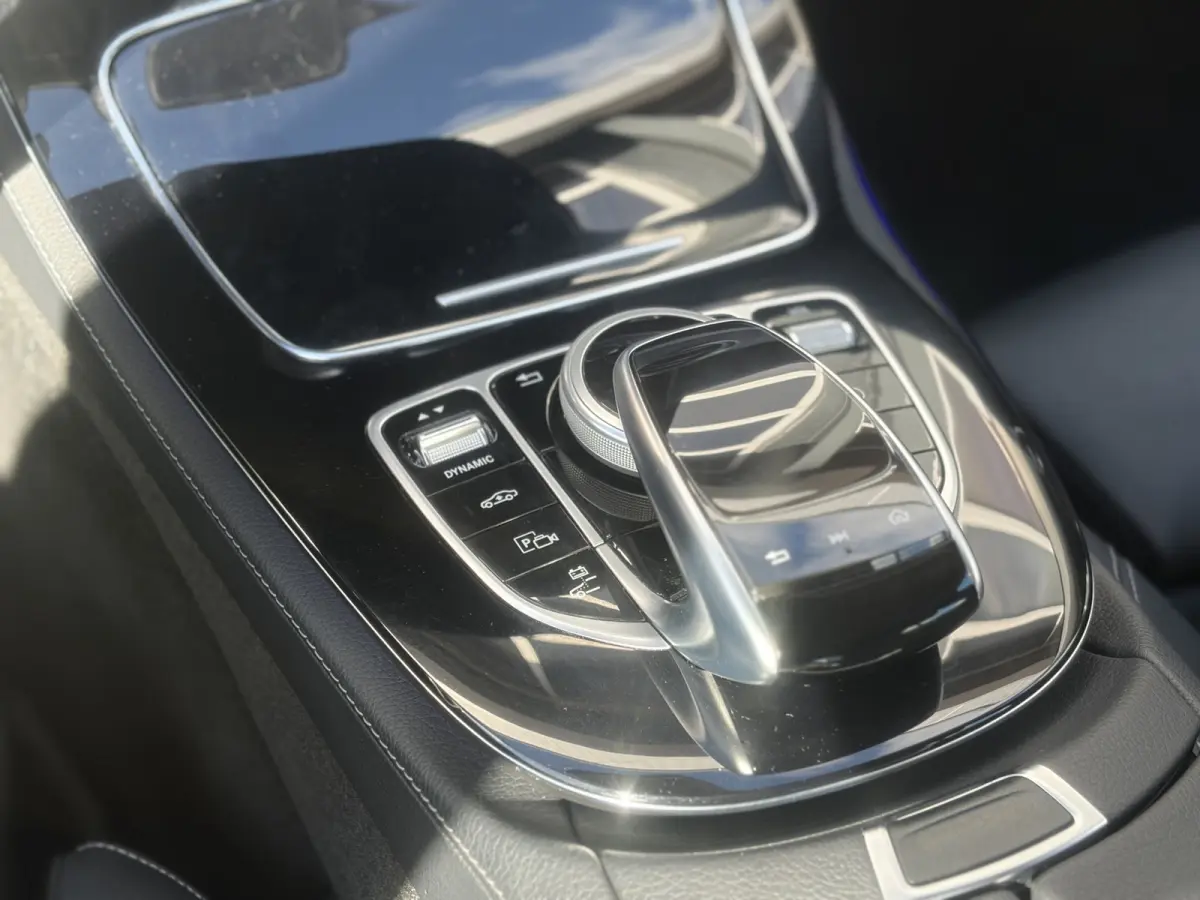 350 e Lease Edition 272pk | BTW auto! | Widescreen | Cruise control | Electronic climate control | LED koplampen | Navigatiesysteem full map | Parkeersensor voor en achter | Sfeerverlichting