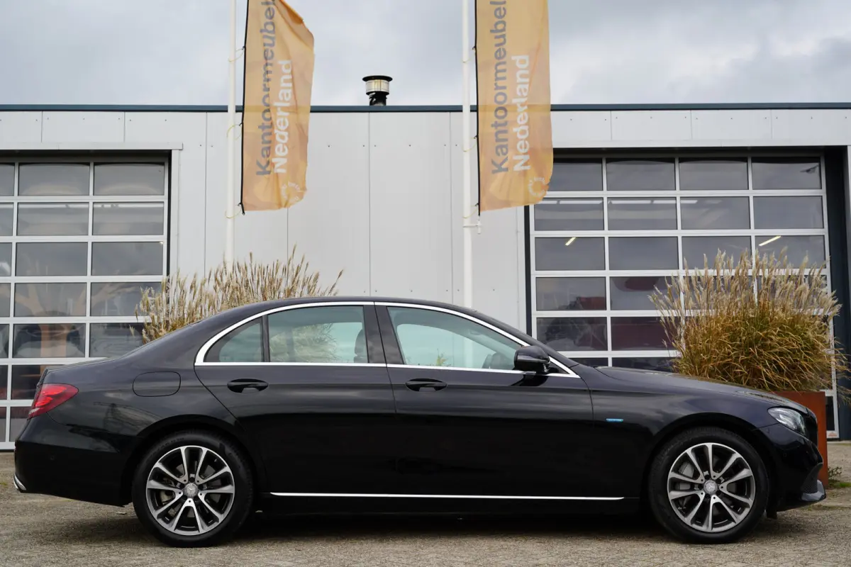 350 e Lease Edition 272pk | BTW auto! | Widescreen | Cruise control | Electronic climate control | LED koplampen | Navigatiesysteem full map | Parkeersensor voor en achter | Sfeerverlichting