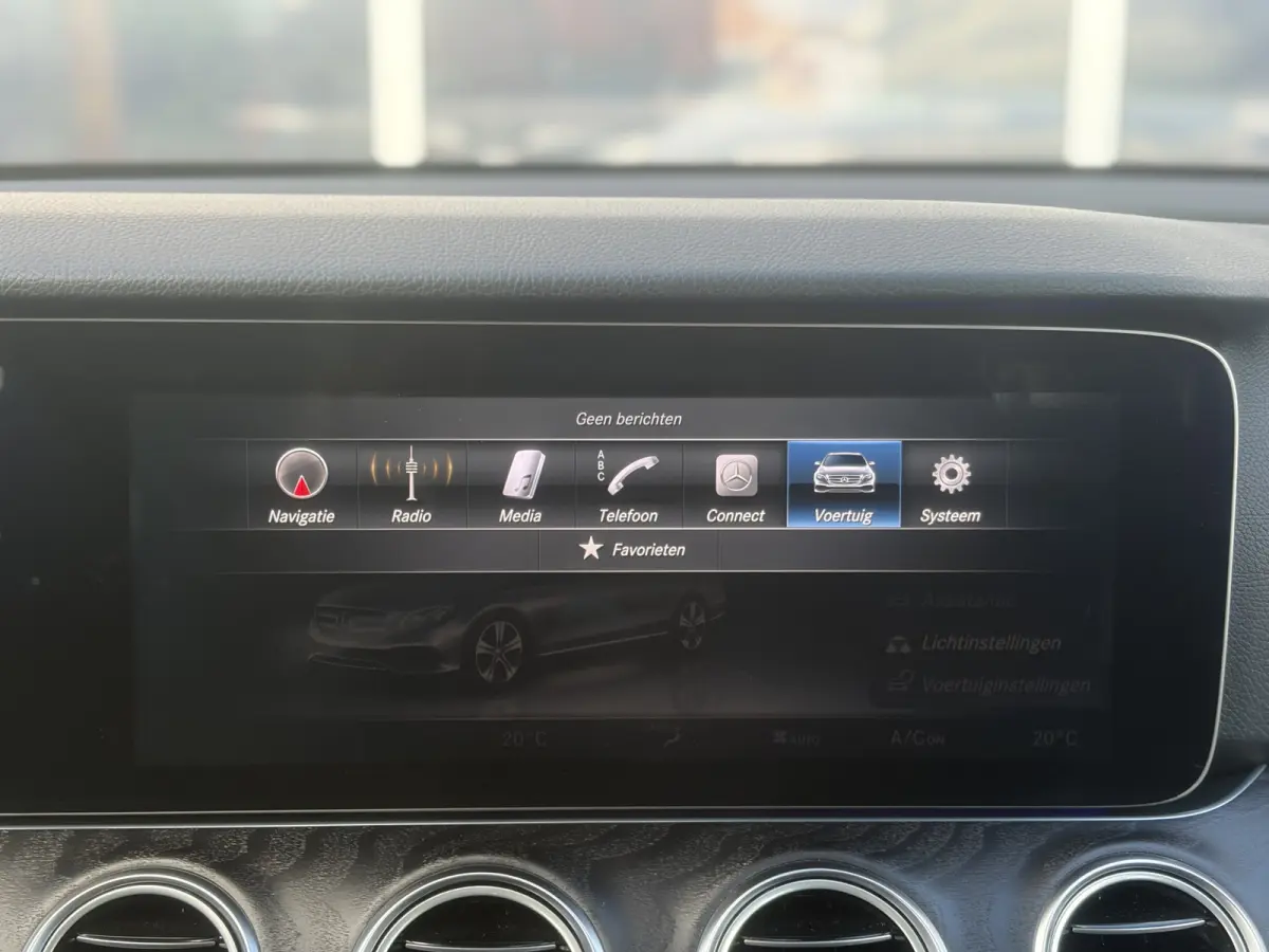 350 e Lease Edition 272pk | BTW auto! | Widescreen | Cruise control | Electronic climate control | LED koplampen | Navigatiesysteem full map | Parkeersensor voor en achter | Sfeerverlichting