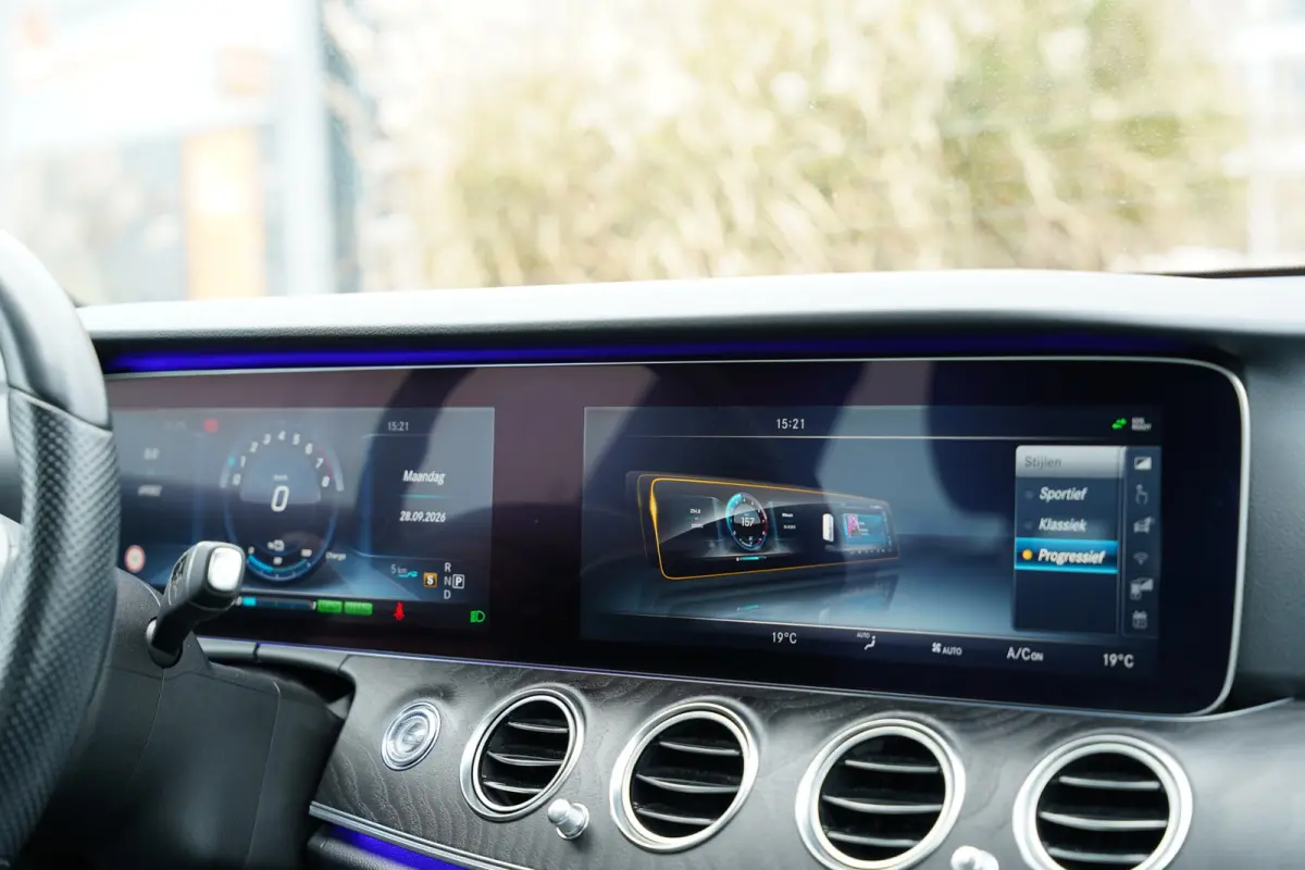 350 e Lease Edition 272pk | BTW auto! | Widescreen | Cruise control | Electronic climate control | LED koplampen | Navigatiesysteem full map | Parkeersensor voor en achter | Sfeerverlichting