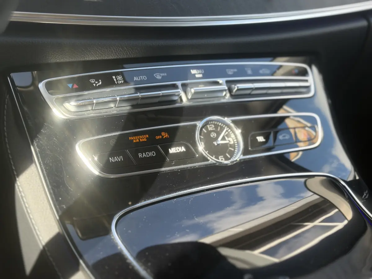 350 e Lease Edition 272pk | BTW auto! | Widescreen | Cruise control | Electronic climate control | LED koplampen | Navigatiesysteem full map | Parkeersensor voor en achter | Sfeerverlichting