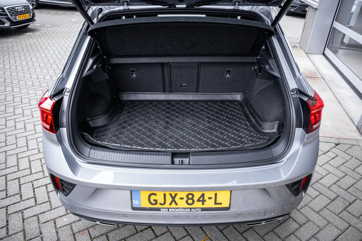 1.5 TSI R-Line | Achteruitrijcamera | R-Line exterieur | Trekhaak met afneembare kogel