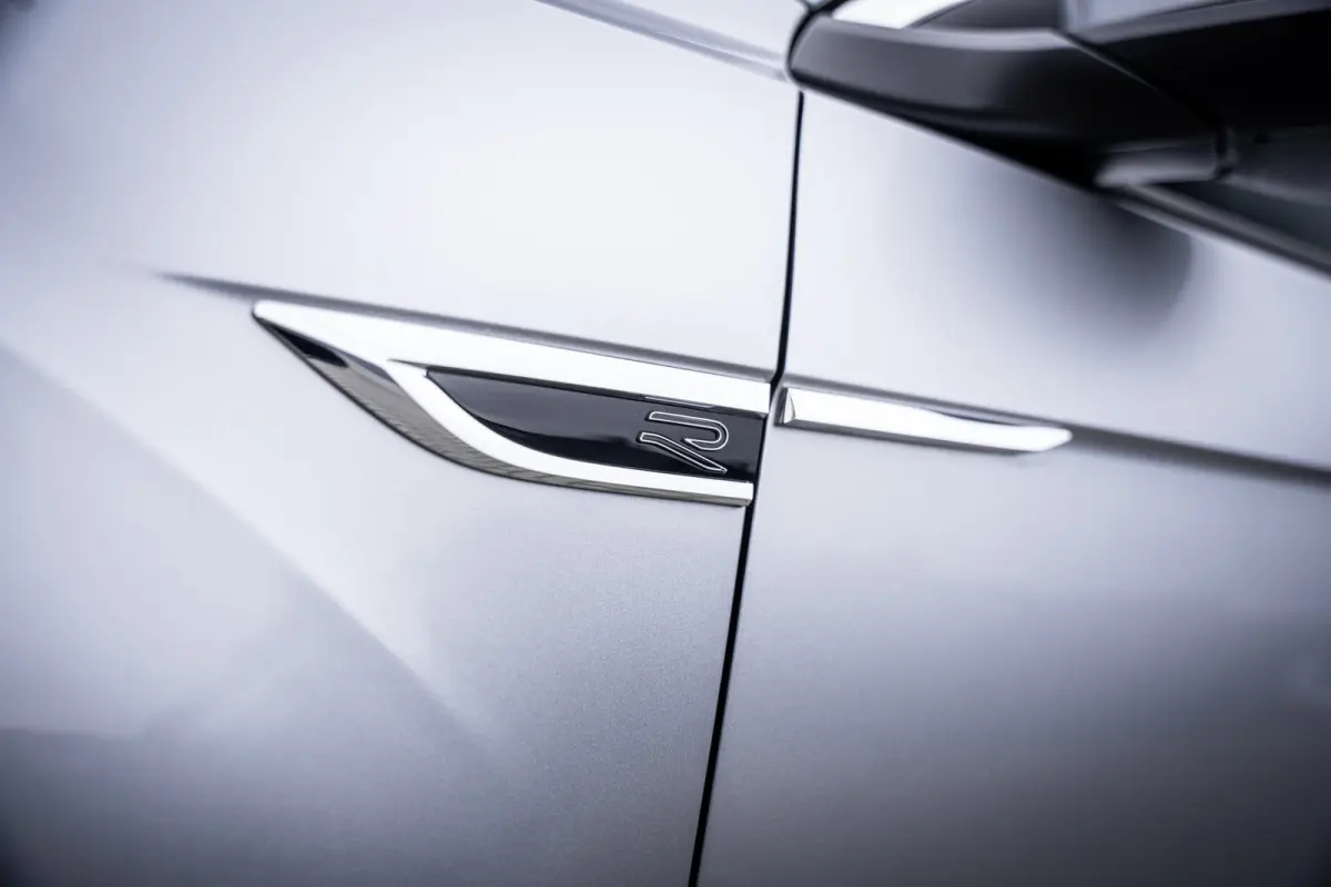 1.5 TSI R-Line | Achteruitrijcamera | R-Line exterieur | Trekhaak met afneembare kogel