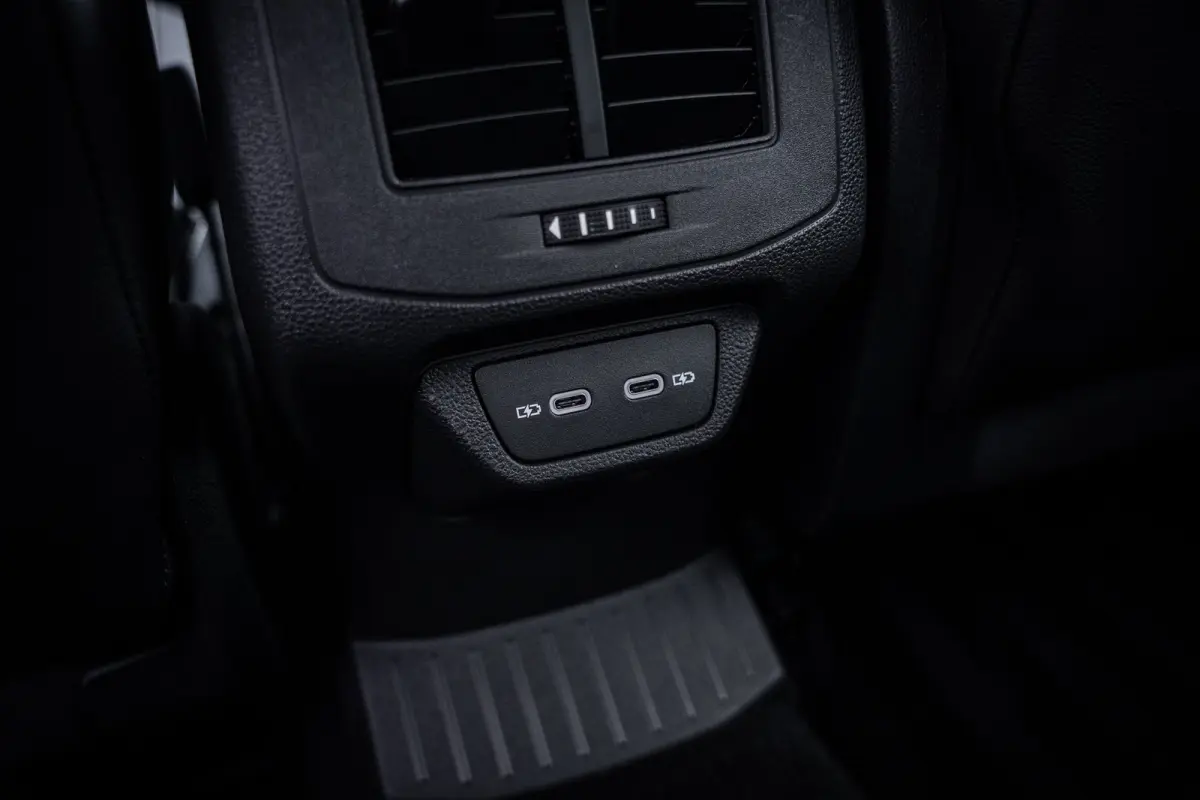 1.5 TSI R-Line | Achteruitrijcamera | R-Line exterieur | Trekhaak met afneembare kogel