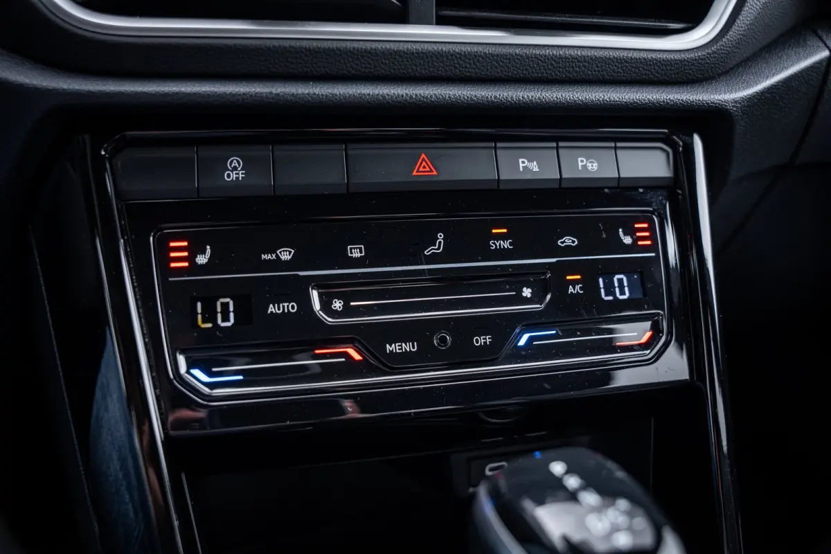 1.5 TSI R-Line | Achteruitrijcamera | R-Line exterieur | Trekhaak met afneembare kogel