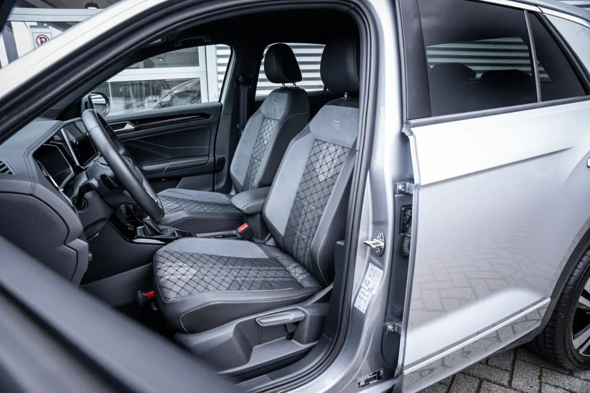 1.5 TSI R-Line | Achteruitrijcamera | R-Line exterieur | Trekhaak met afneembare kogel