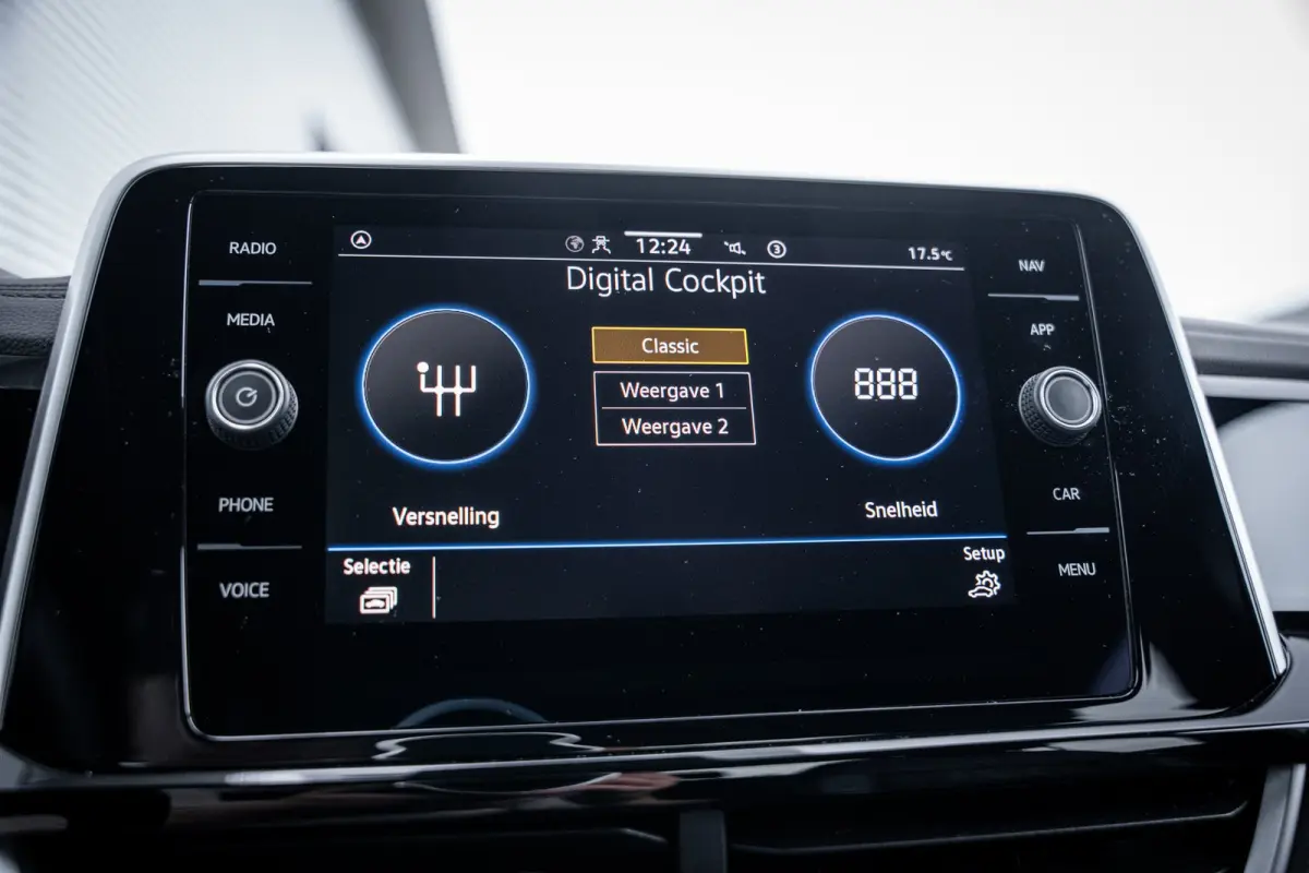 1.5 TSI R-Line | Achteruitrijcamera | R-Line exterieur | Trekhaak met afneembare kogel