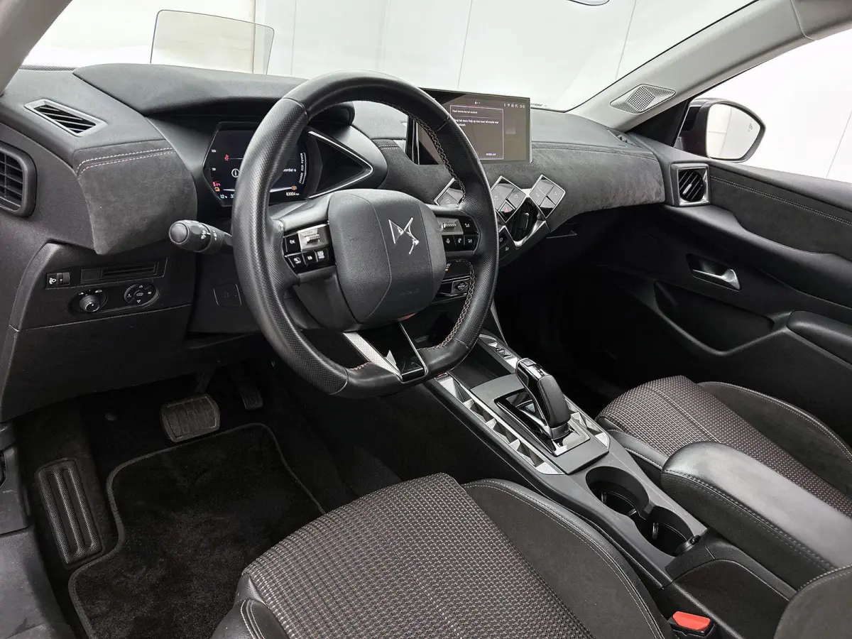 136pk Performance Line 54 kWh | ACCU 95% | Navigatie | Camera Achter | Climate Control | Cruise Control | 17"LMV | LED | Dodehoekdetectie | Trekhaak |