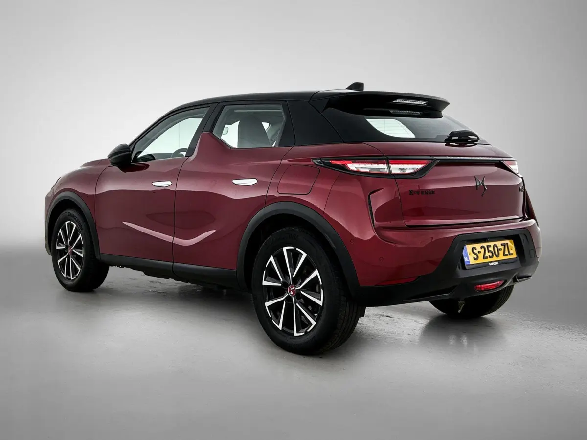 136pk Performance Line 54 kWh | ACCU 95% | Navigatie | Camera Achter | Climate Control | Cruise Control | 17"LMV | LED | Dodehoekdetectie | Trekhaak |