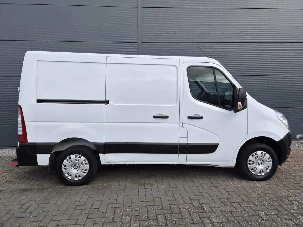 2.3 dCi L1H1 Airco 130pk Navi Trek 2x Schuifd