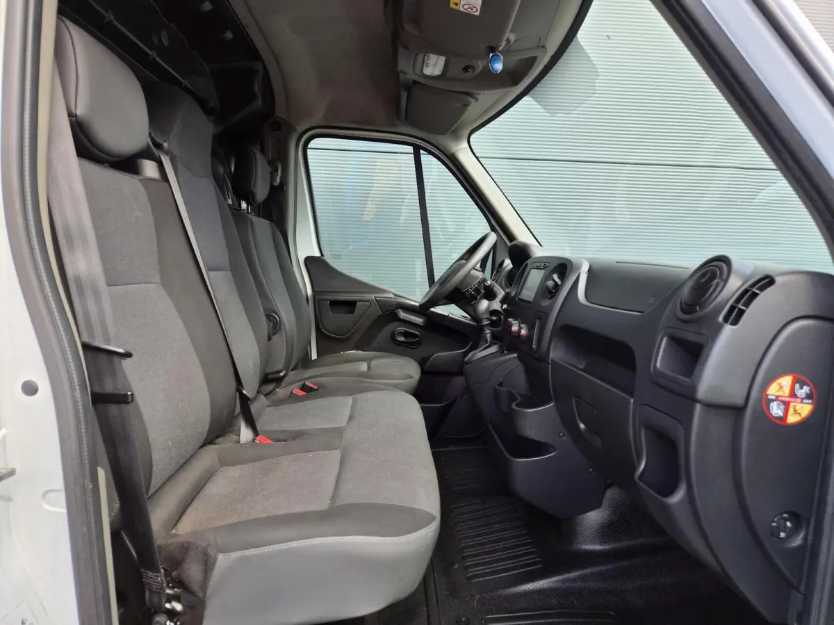 2.3 dCi L1H1 Airco 130pk Navi Trek 2x Schuifd