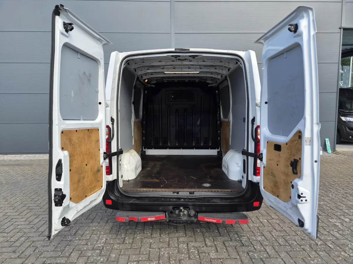 2.3 dCi L1H1 Airco 130pk Navi Trek 2x Schuifd