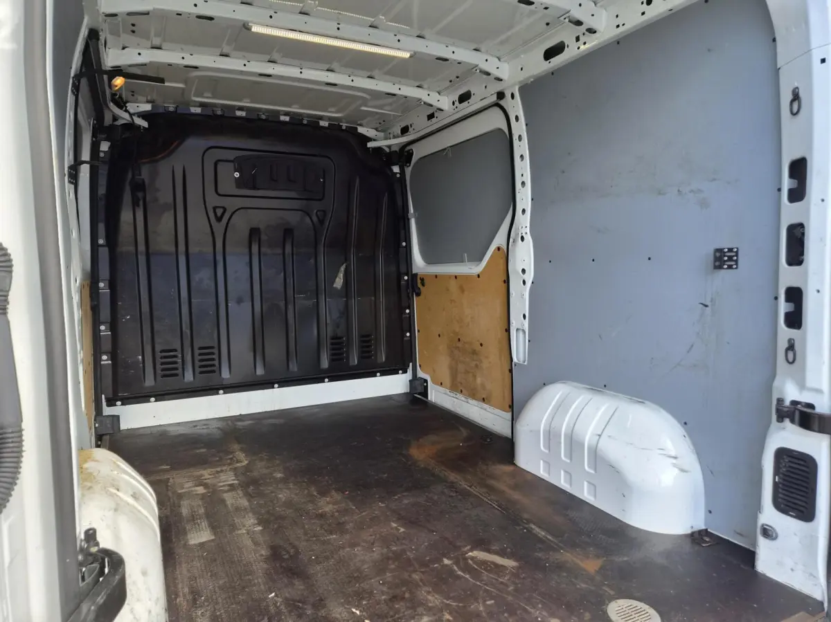 2.3 dCi L1H1 Airco 130pk Navi Trek 2x Schuifd