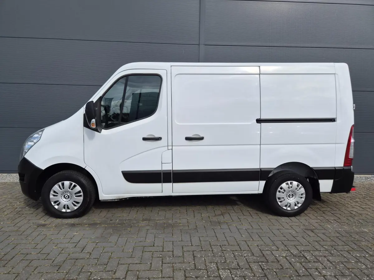 2.3 dCi L1H1 Airco 130pk Navi Trek 2x Schuifd