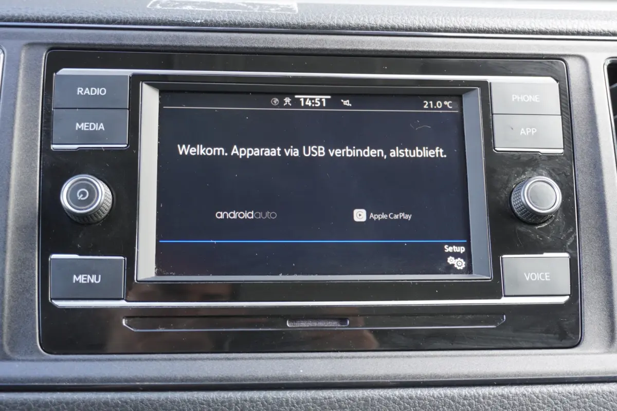 140pk Automaat Bakwagen Laadklep zijdeur Apple Carplay Airco Cruise control