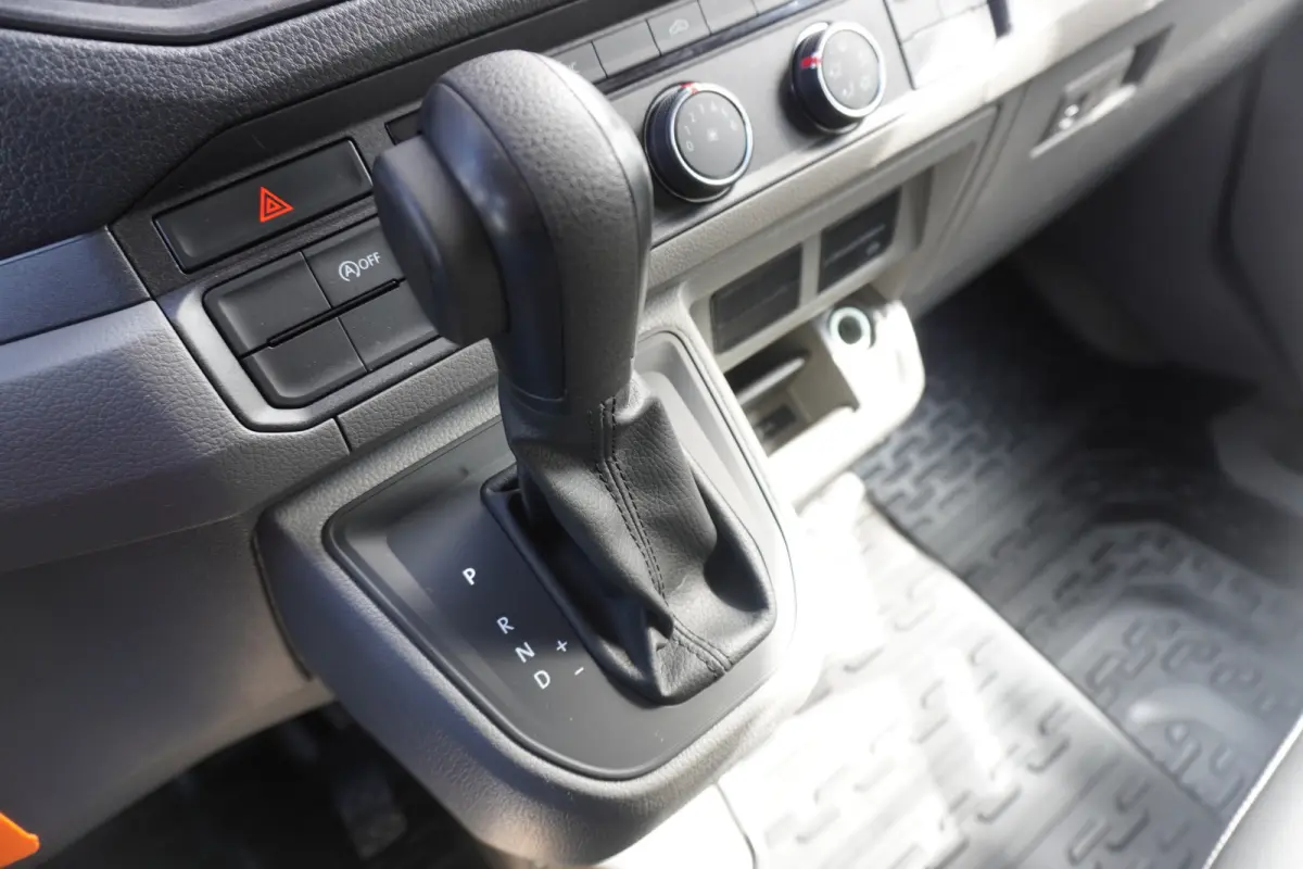 140pk Automaat Bakwagen Laadklep zijdeur Apple Carplay Airco Cruise control