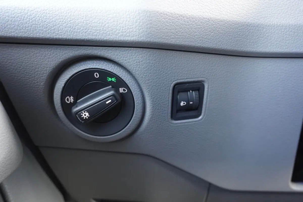 140pk Automaat Bakwagen Laadklep zijdeur Apple Carplay Airco Cruise control