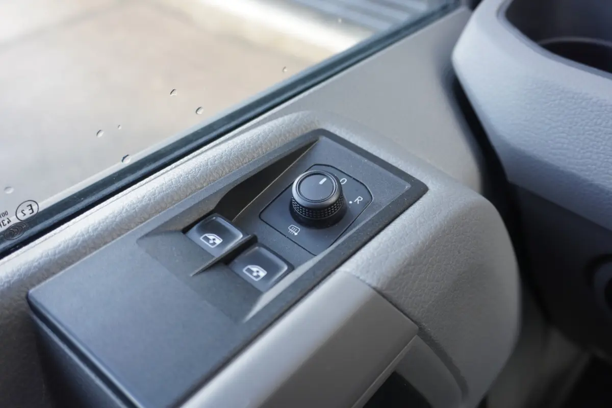 140pk Automaat Bakwagen Laadklep zijdeur Apple Carplay Airco Cruise control