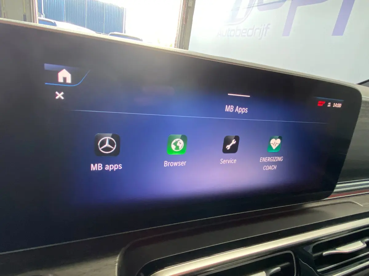 300 L2 Facelift - 8-pers - AMG - PANO - Exter. pakket - 360 - Elec. deuren - Vol Opties - Incl. Garantie