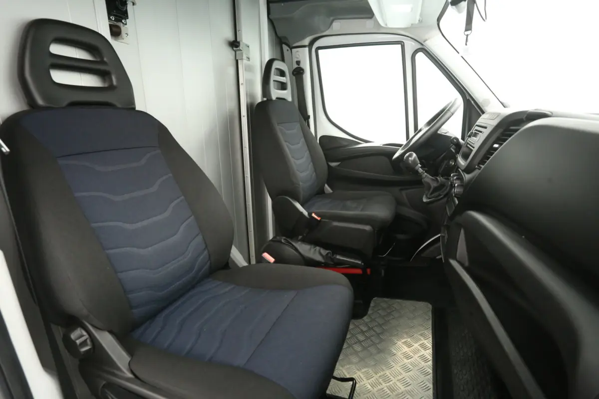 35S14 2.3 410 | Foodtruck | Verkoopwagen | Airco | Camera | Zijdeur | Eventtruck