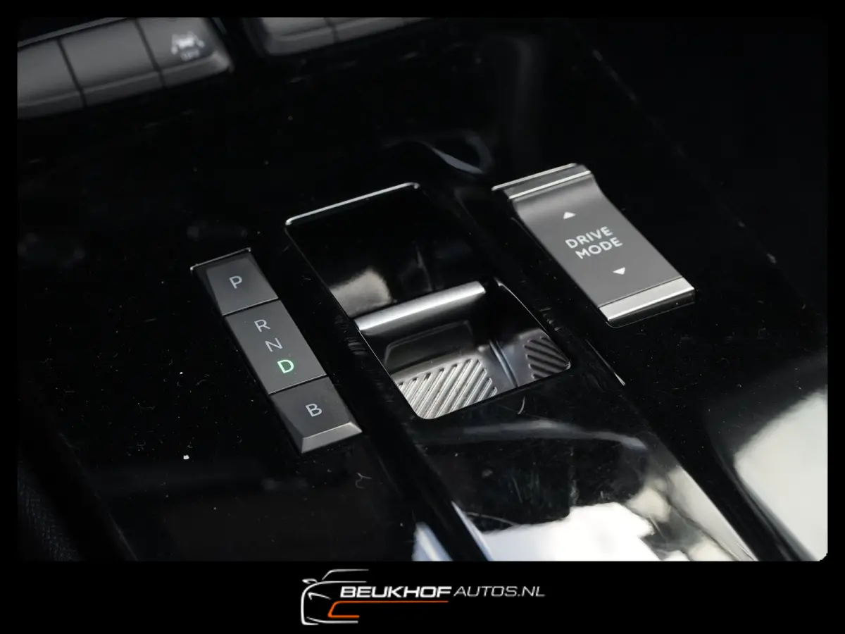Business Elegance 50-kWh Carplay Cruis Soh91.6%